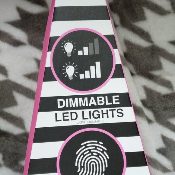 Uniform Mirror with LED Lights - Picture 6 of 6